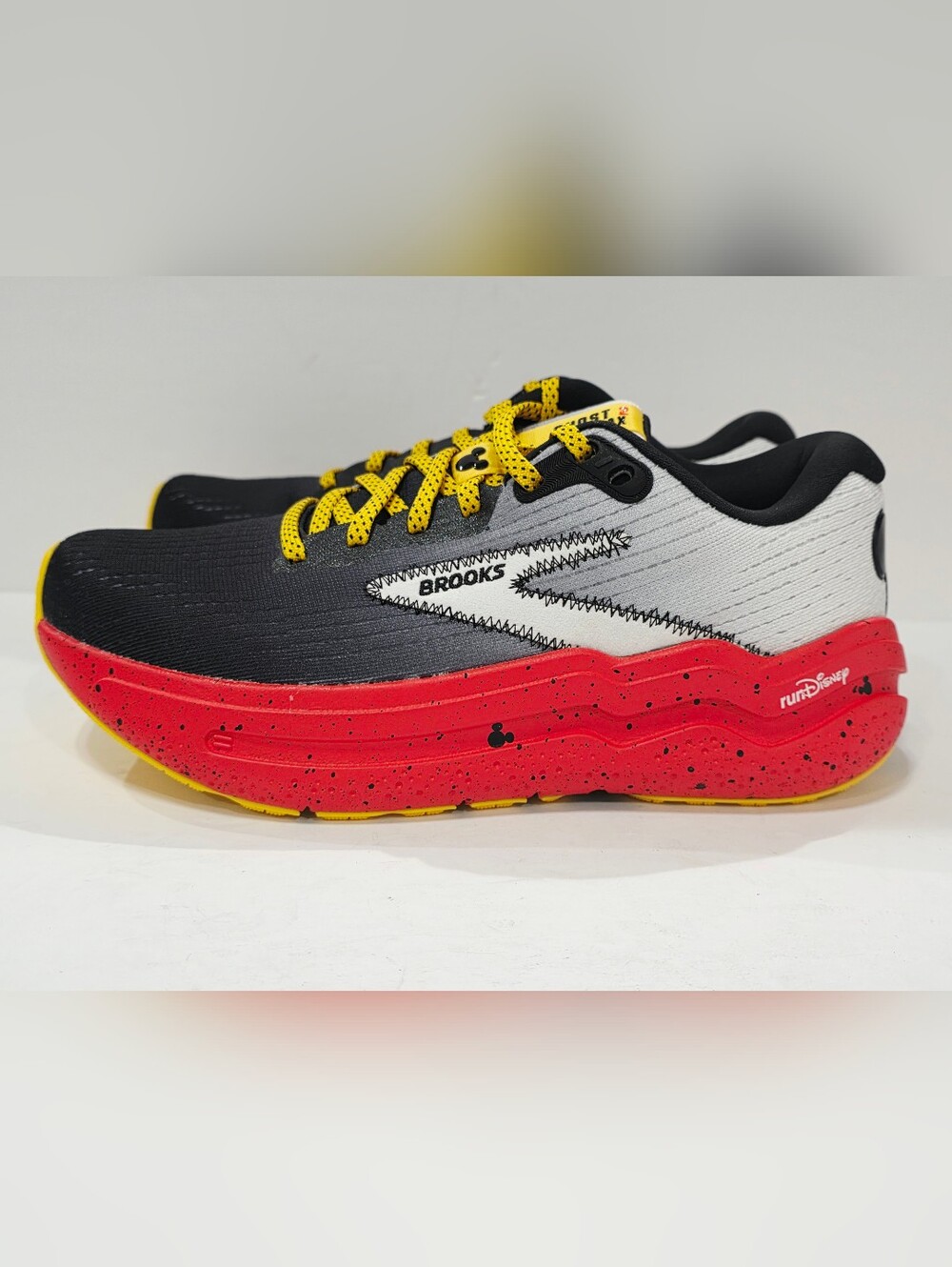Brooks Ghost Max 2 MICKEY MOUSE RunDisney 2025 Red Black Women's Medium 9 B New - Picture 6 of 16